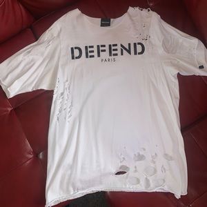 Defend Pairs Distressed shirt